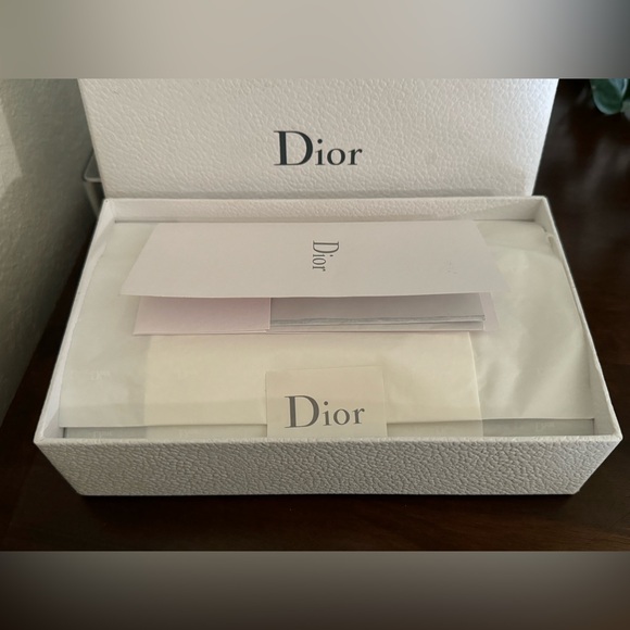 Dior Cannage Patent Leather Tutti Voyaguer Zip Around Wallet. EUC. Comes in Box. - Picture 3 of 10